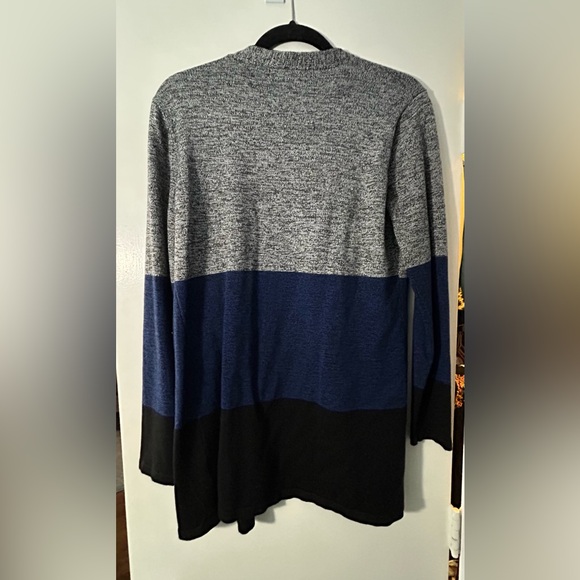 Long sleeve open-front colorblock cardigan - Picture 2 of 5